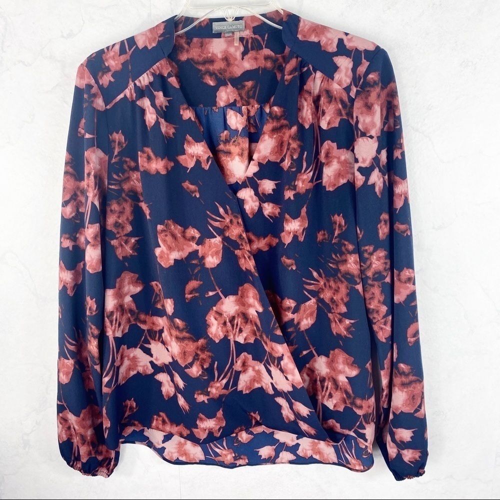 [Vince Camuto] Flirty Floral Blouse